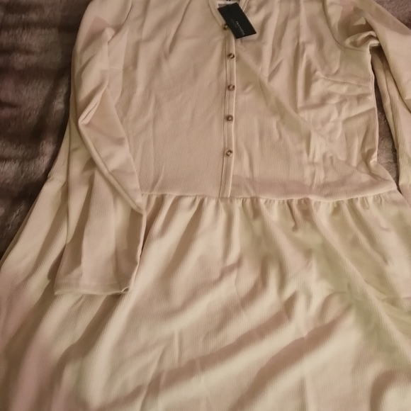 Beige dress - Picture 6 of 6